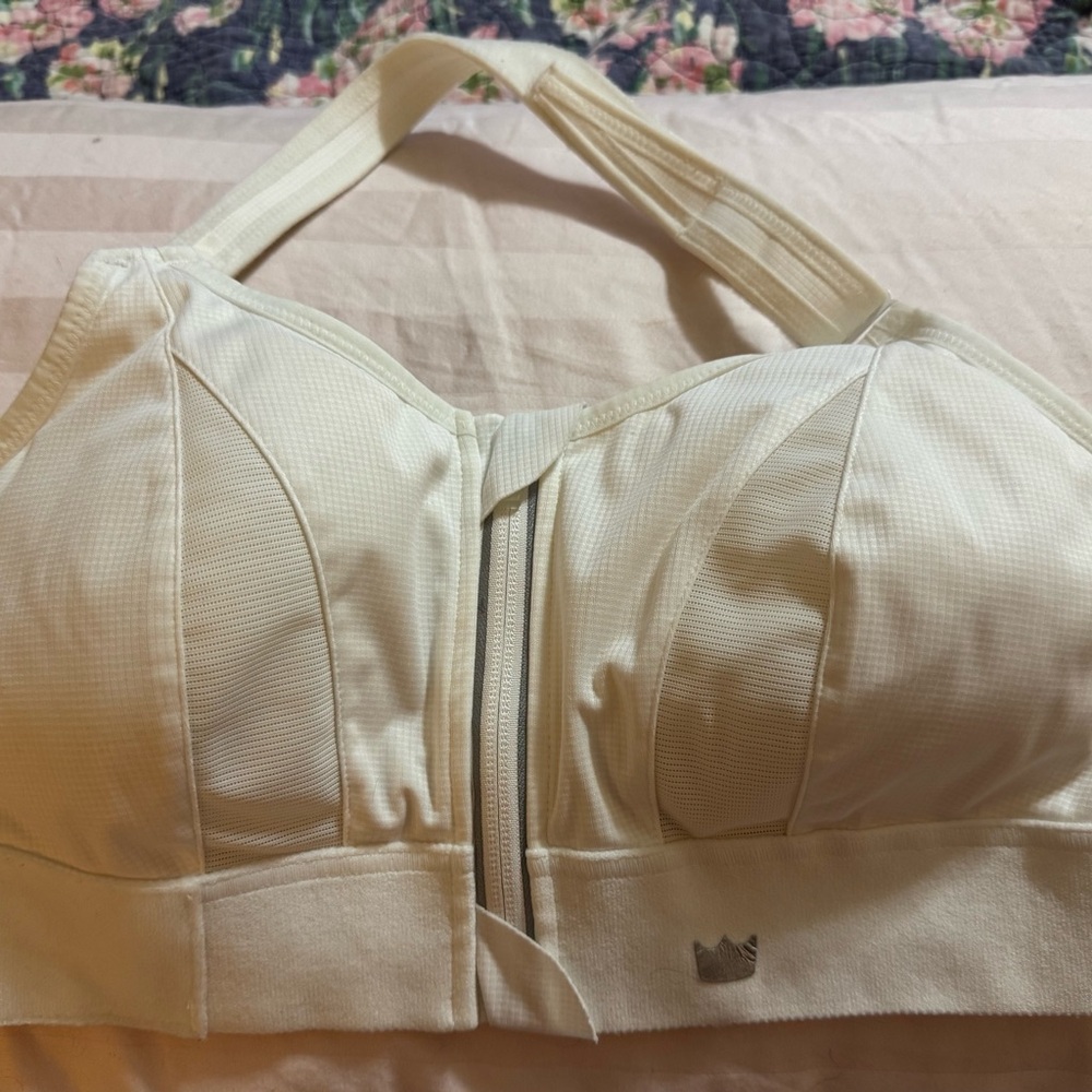 SHEFIT High Impact Sports Bra